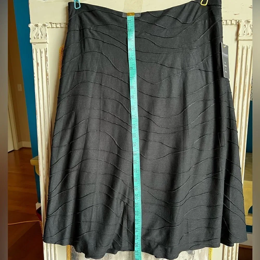 Zac and Rachel A Line Black Skirt - Picture 4 of 5